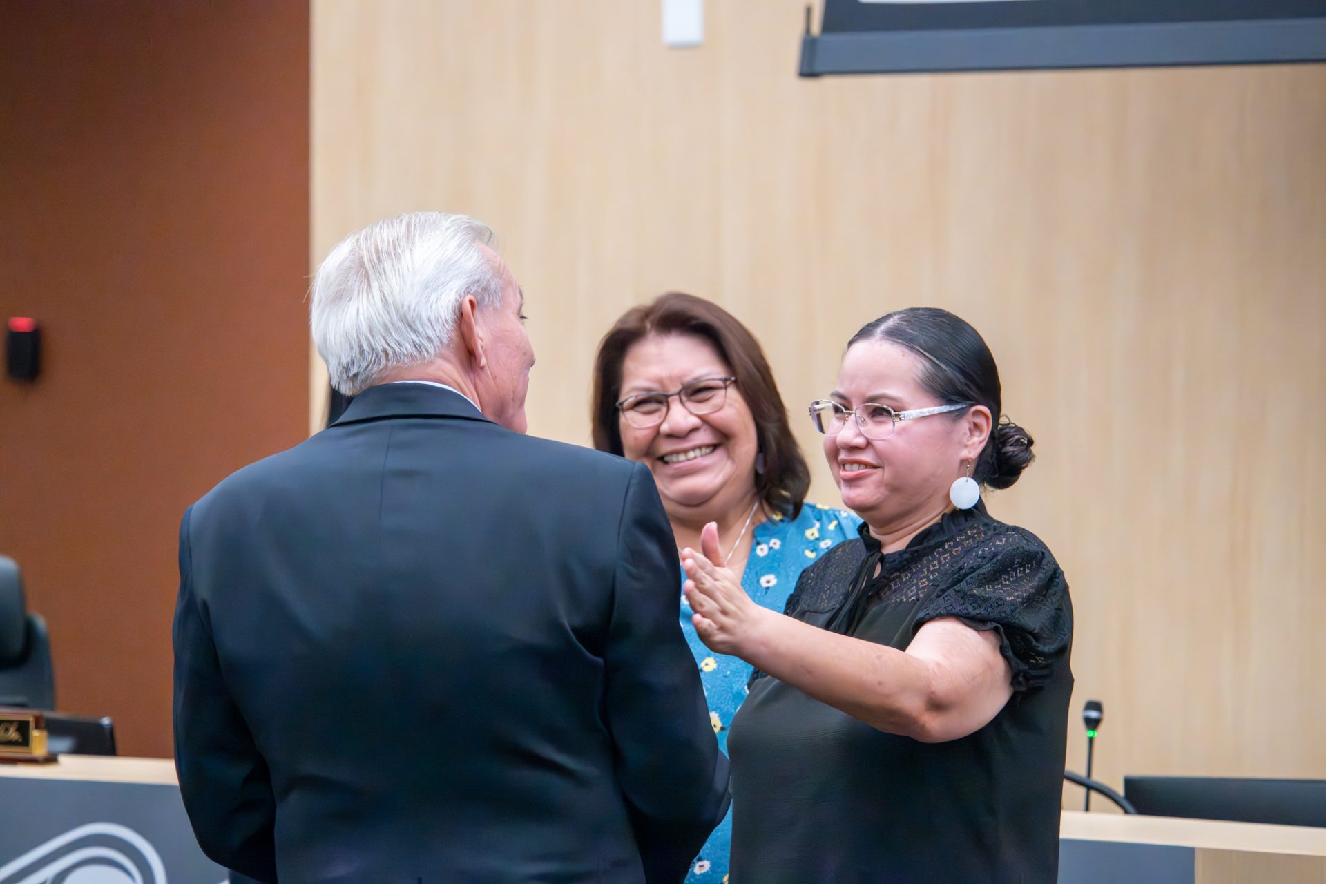 Congressman David Schweikert Visits SRPMIC for Council Meeting