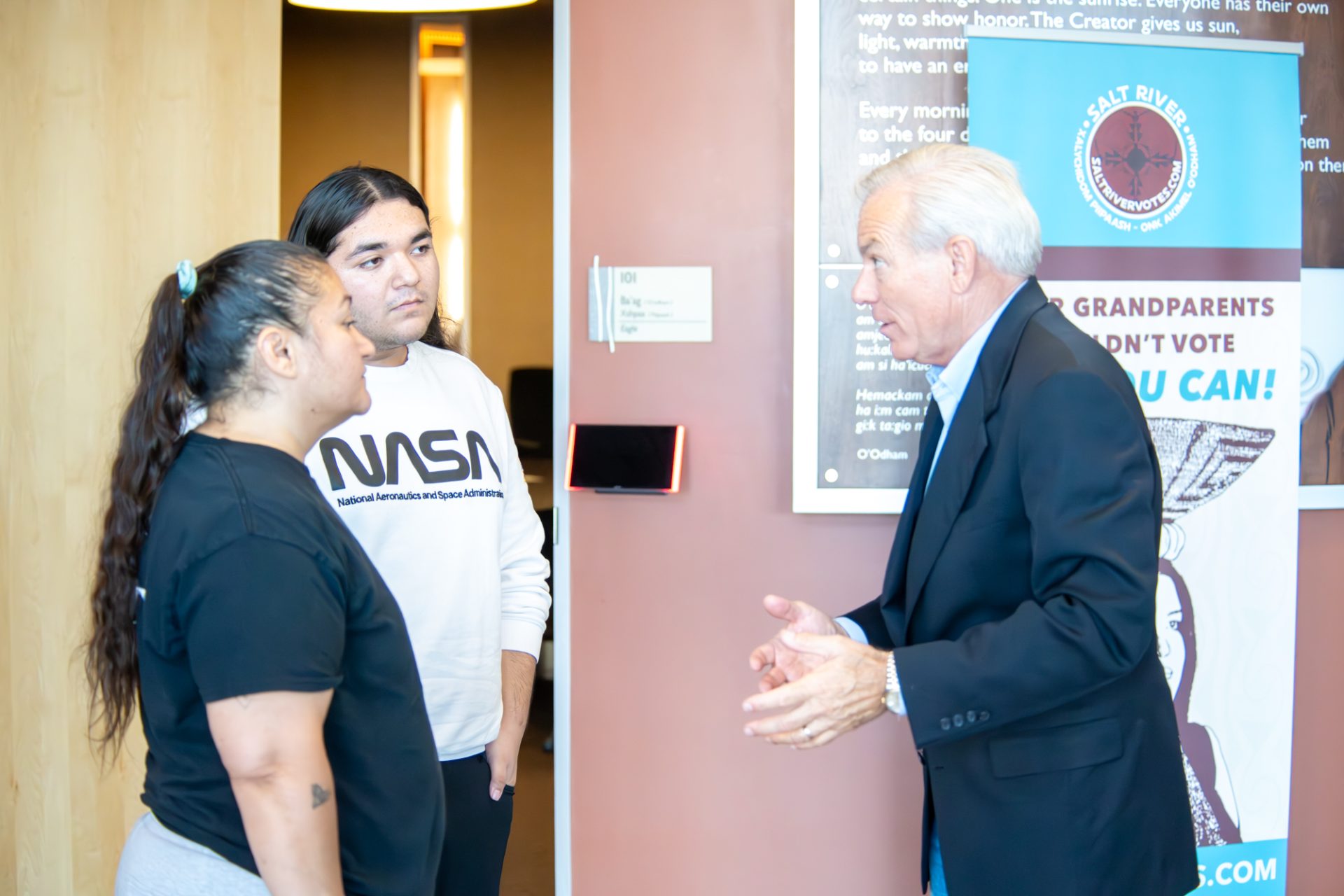 Congressman David Schweikert Visits SRPMIC for Council Meeting