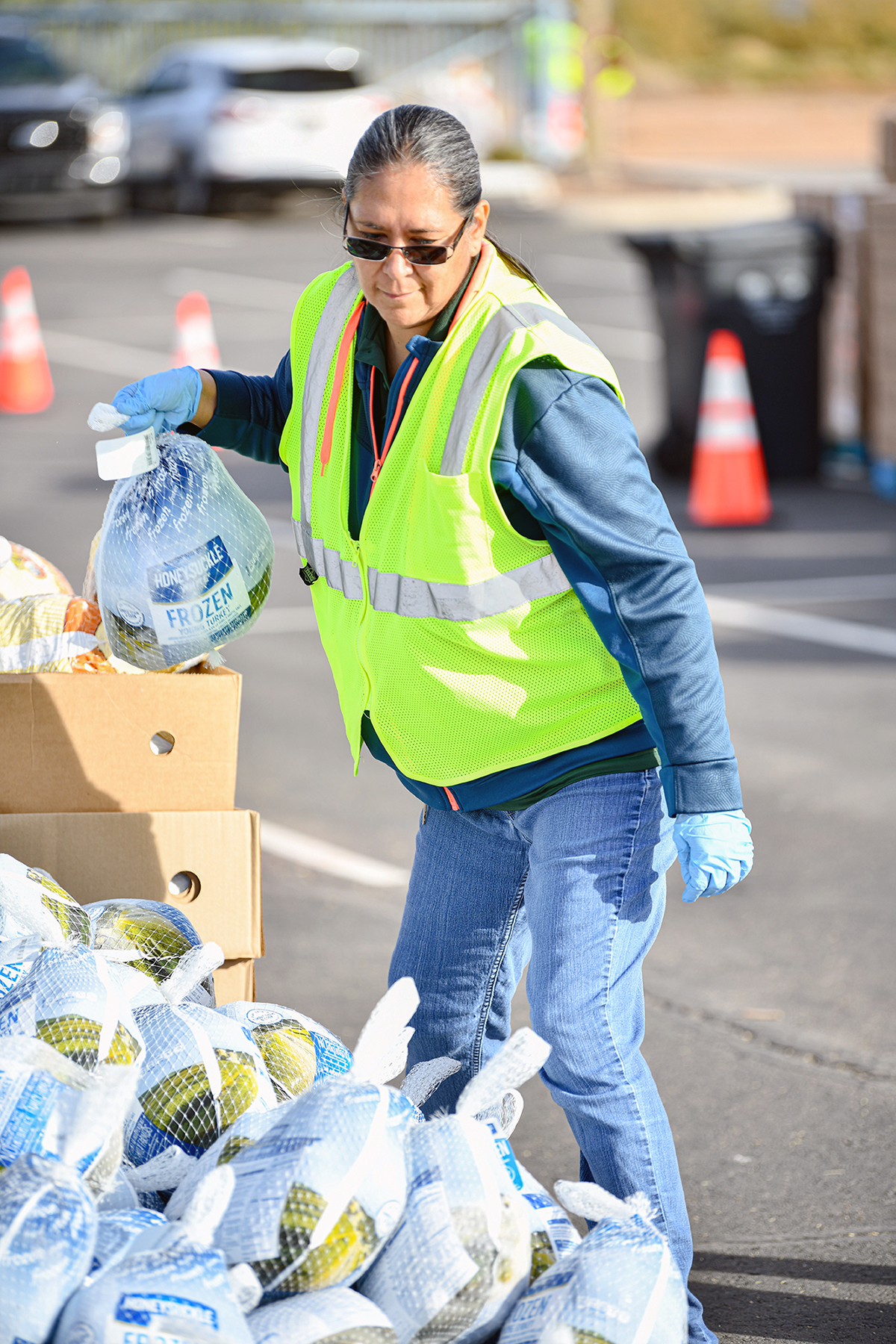 1,000+ meals handed out during SRPMIC Thanksgiving Turkey Giveaway 