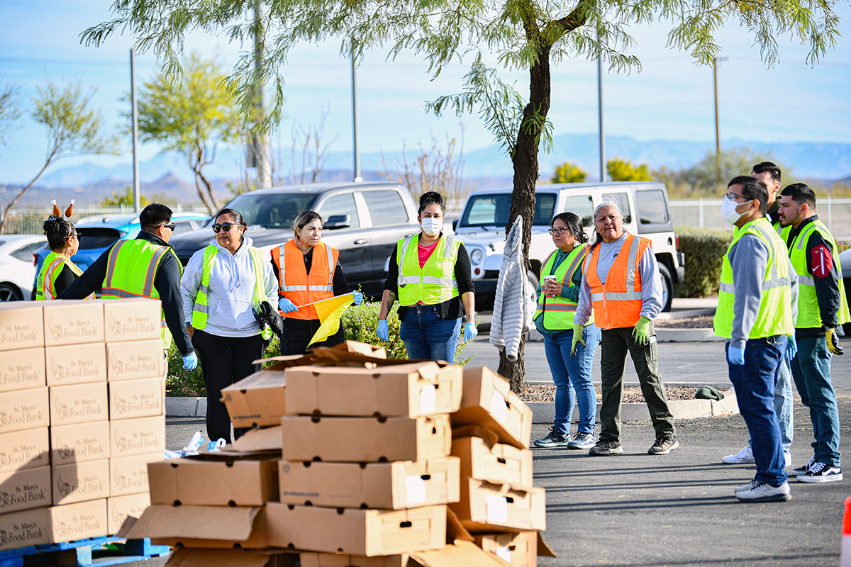 1,000+ meals handed out during SRPMIC Thanksgiving Turkey Giveaway 