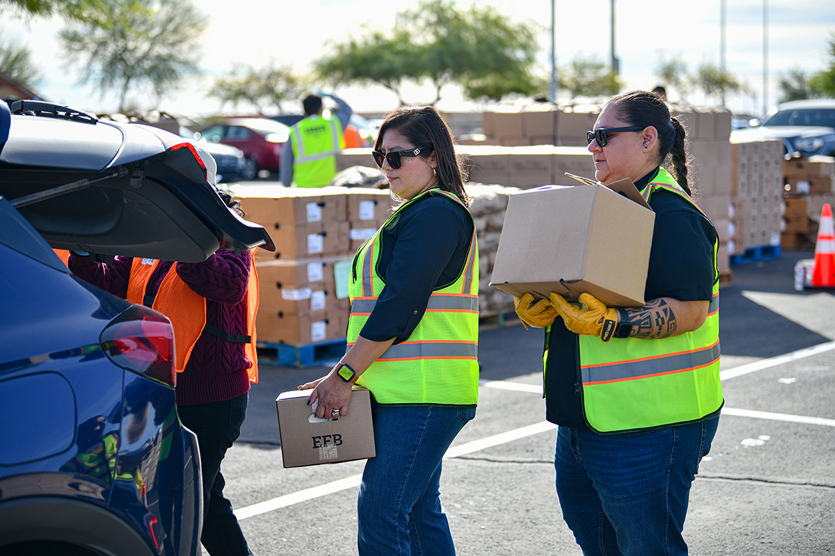 1,000+ meals handed out during SRPMIC Thanksgiving Turkey Giveaway 