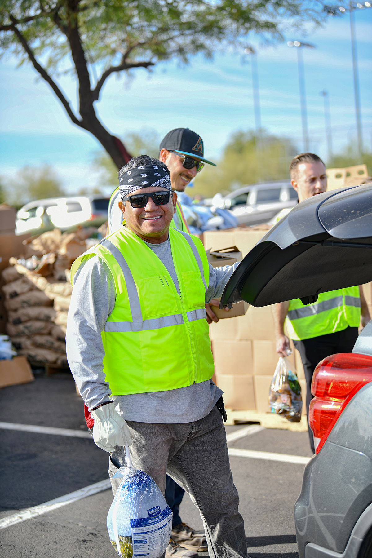 1,000+ meals handed out during SRPMIC Thanksgiving Turkey Giveaway 