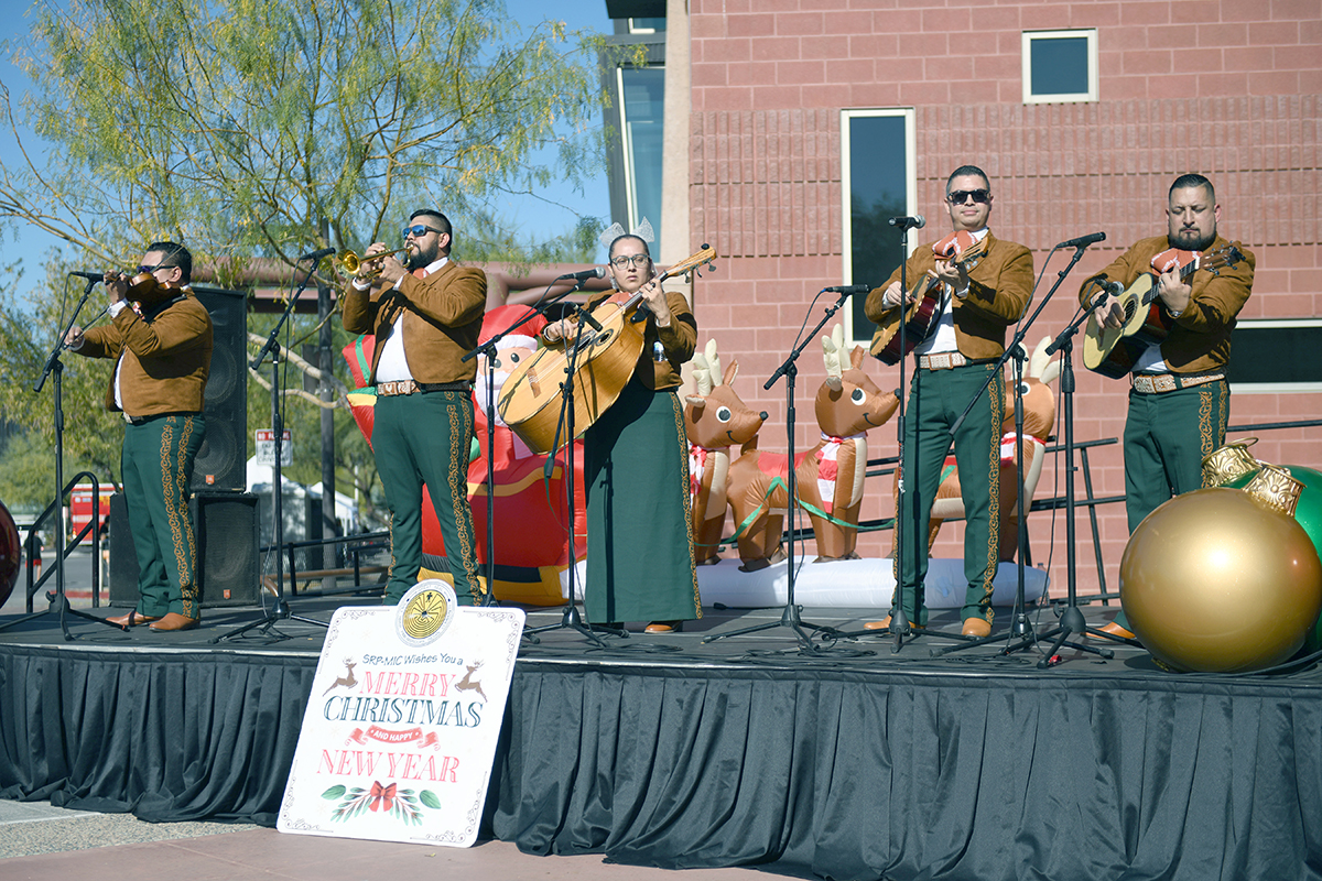 Community Christmas Program Brings Joy to Salt River