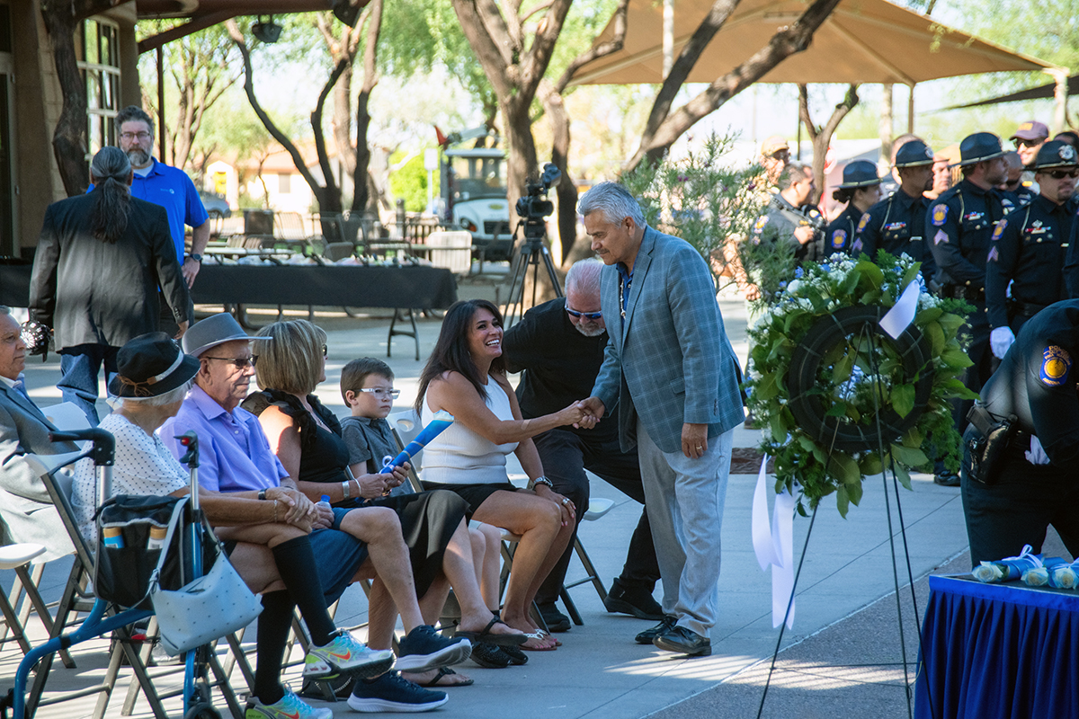 Honoring Fallen Peace Officers Honoring Fallen Peace Officers
