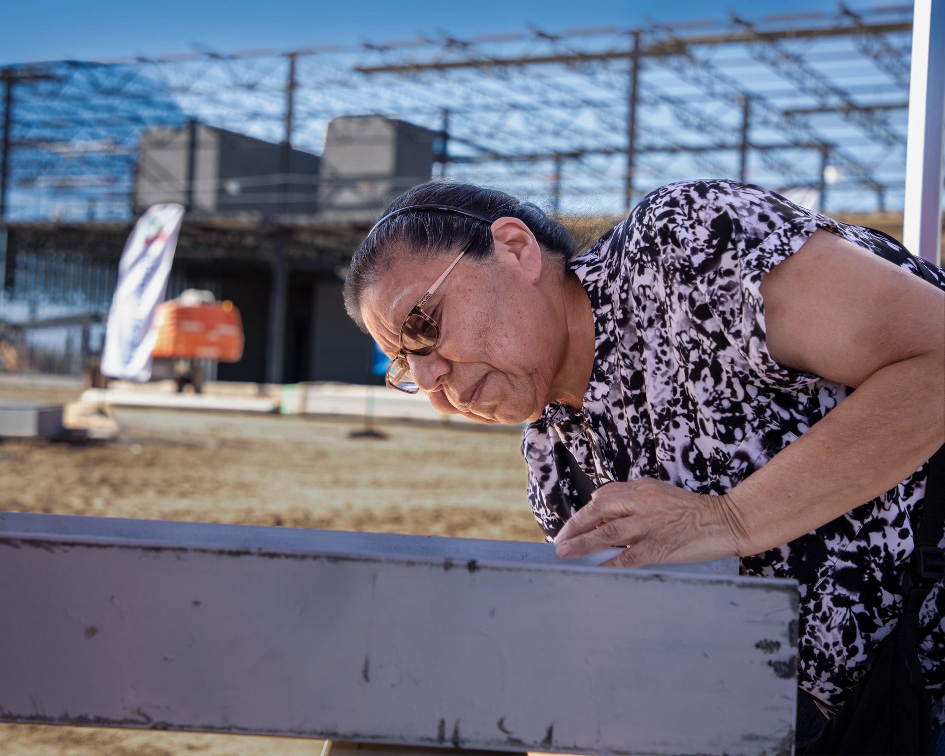 Arizona Sports Medicine Center Holds Beam-Signing on Tribal Land