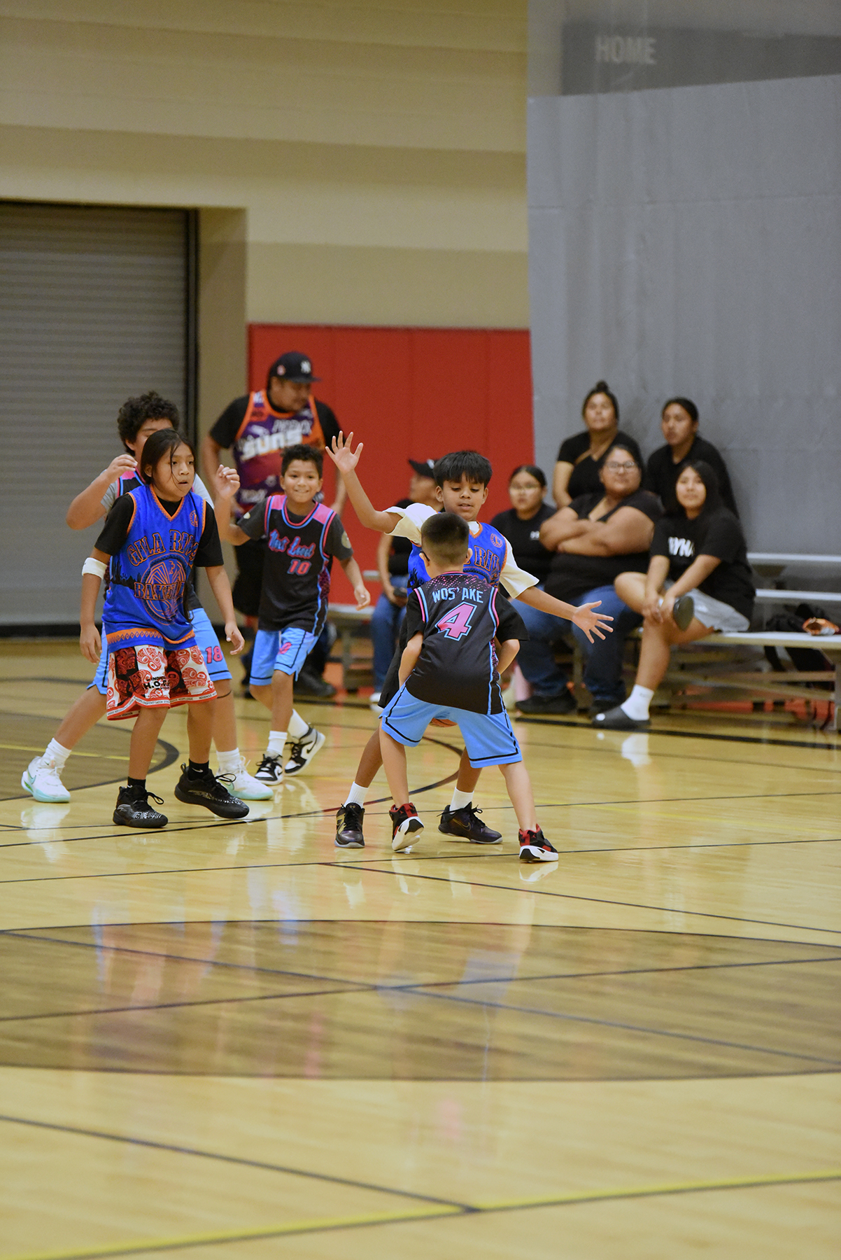 Teamwork Makes the Dream Work for Youth Basketball Teamwork Makes the Dream Work for Youth Basketball