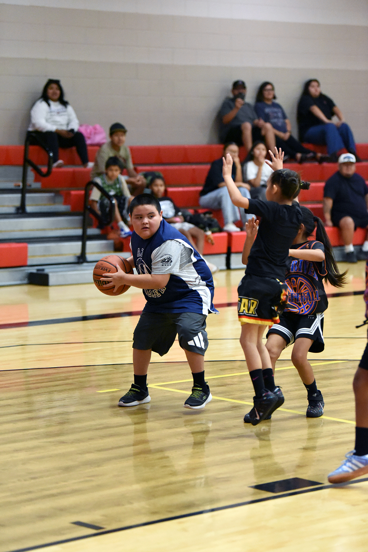 Teamwork Makes the Dream Work for Youth Basketball Teamwork Makes the Dream Work for Youth Basketball